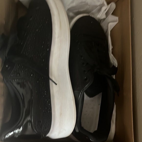 Alexander McQueens - Picture 2 of 2